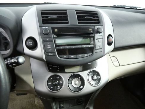 Used 2006 Toyota RAV4 Limited AWD/4WD image 18