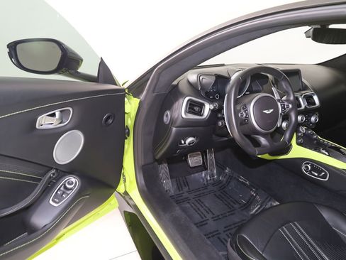 Used 2019 Aston Martin V8 Vantage Coupe RWD image 76