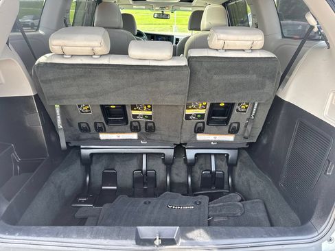 Used 2017 Toyota Sienna Limited AWD/4WD image 35