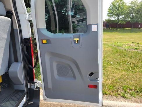 Used 2016 Ford Transit 350 XLT RWD image 21