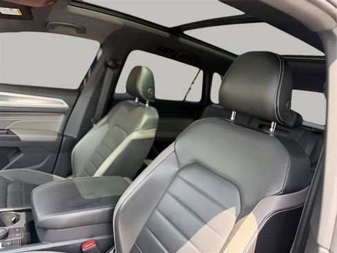 Used 2021 Volkswagen Atlas Cross Sport SEL Premium R-Line AWD/4WD image 19