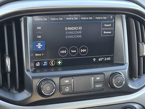 Used 2019 Chevrolet Colorado LT image 18