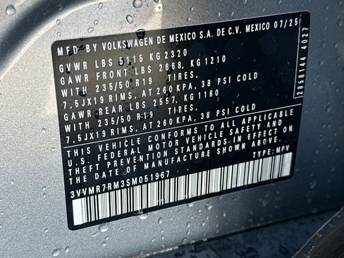 New 2025 Volkswagen Tiguan SE image 28