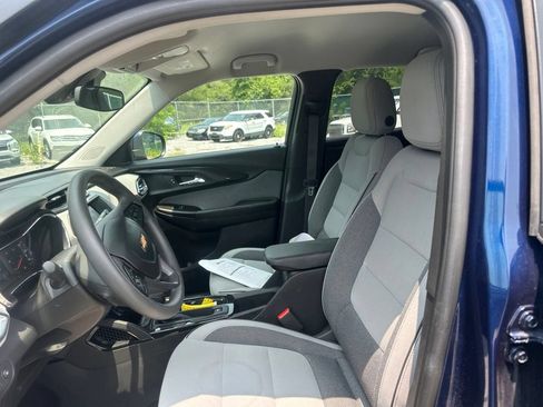 Used 2023 Chevrolet TrailBlazer LT FWD image 42