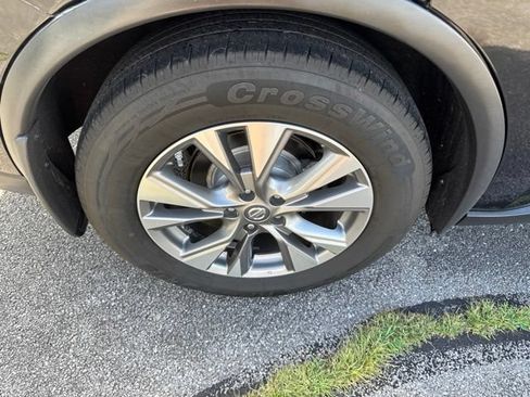 Used 2018 Nissan Murano SL w/ Moonroof Package AWD/4WD image 9