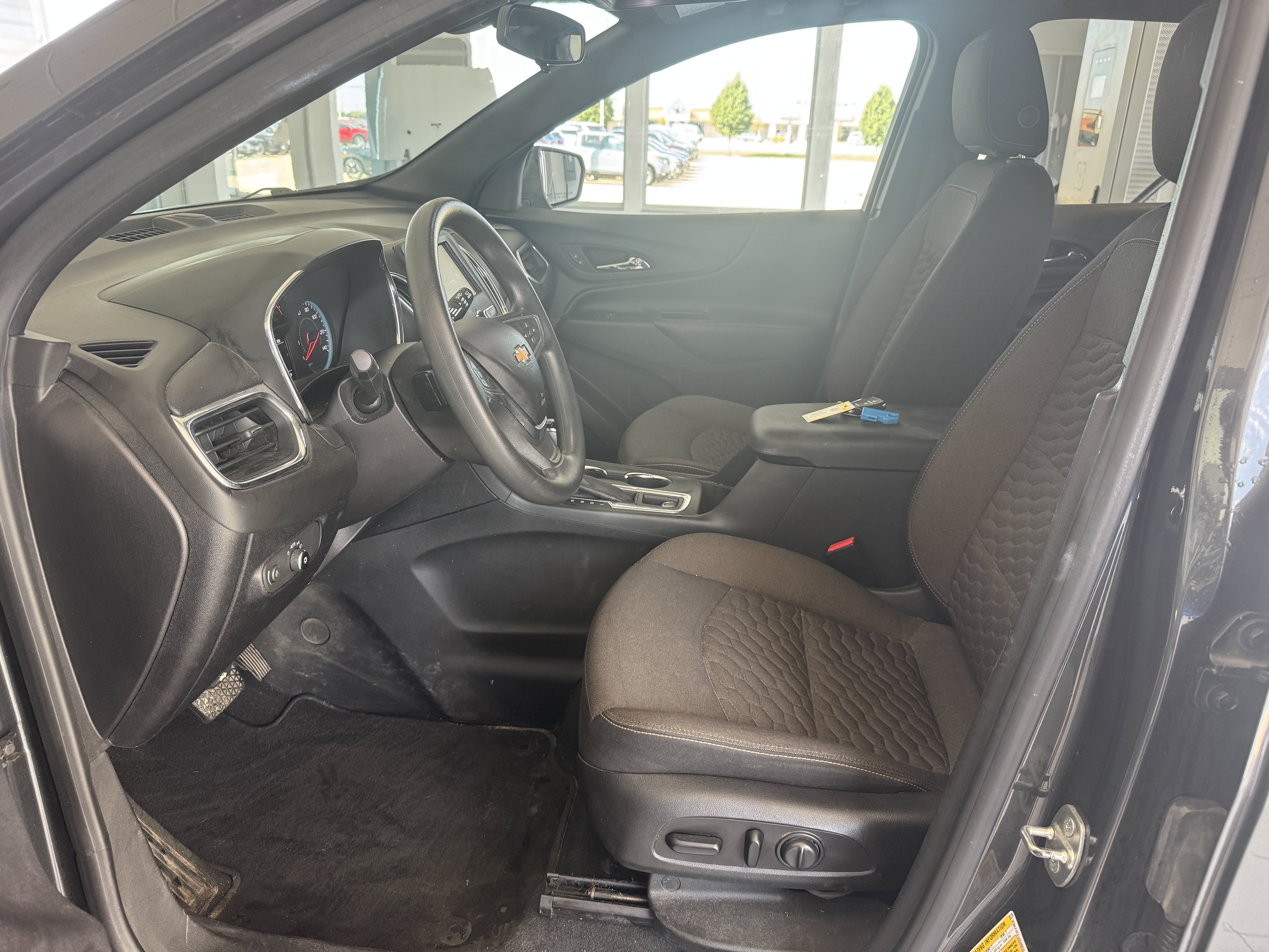 Used 2018 Chevrolet Equinox LT AWD/4WD image 2