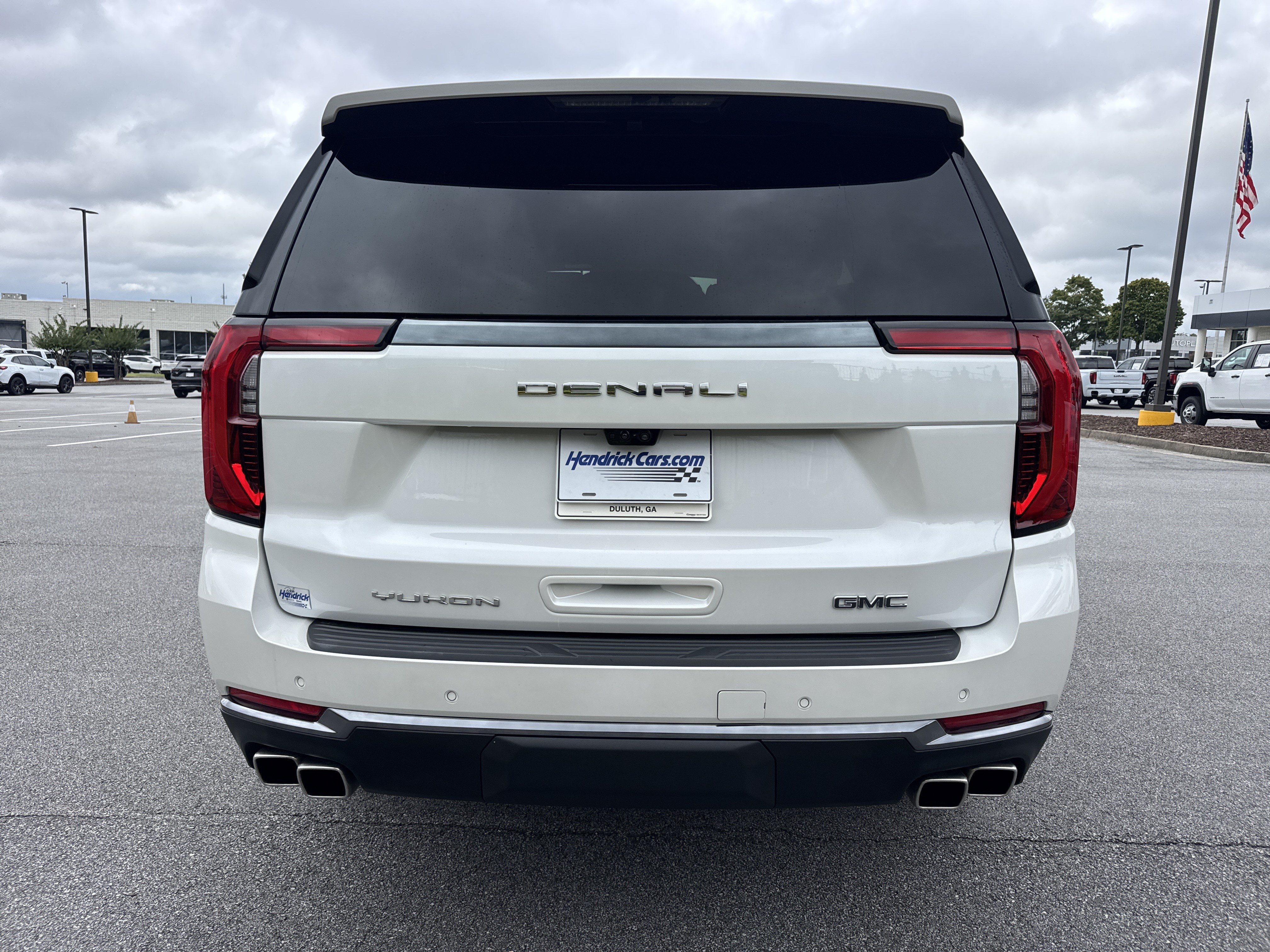 Used 2025 GMC Yukon Denali Ultimate AWD/4WD image 9