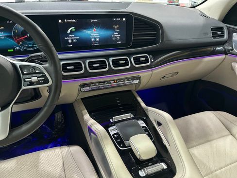 Used 2020 Mercedes-Benz GLS 450 4MATIC image 3