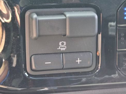 Used 2026 Chevrolet Silverado 2500 High Country w/ Technology Package AWD/4WD image 25