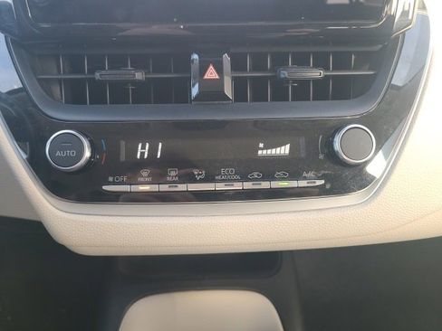 Used 2023 Toyota Corolla LE image 27