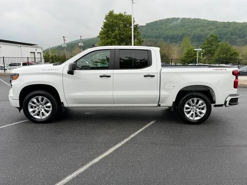 Certified 2022 Chevrolet Silverado 1500 Custom AWD/4WD image 11