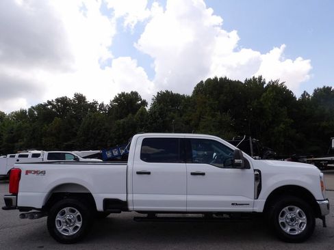Used 2025 Ford F250 XLT w/ FX4 Off-Road Package AWD/4WD image 9