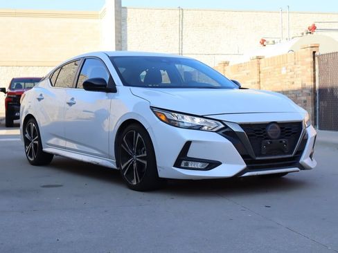 Used 2022 Nissan Sentra SR FWD image 2