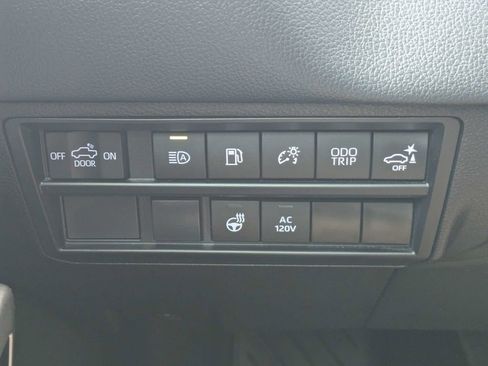 Used 2024 Toyota Tundra Limited AWD/4WD image 27
