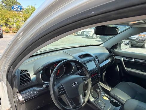Used 2012 Kia Sorento SX w/ SX Premium Pkg FWD image 5