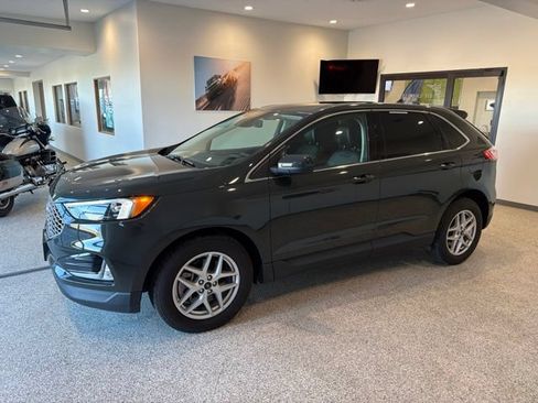 Used 2024 Ford Edge SEL w/ Convenience Package AWD/4WD image 3