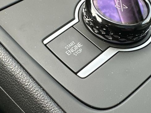 New 2026 Volkswagen Tiguan SE image 27