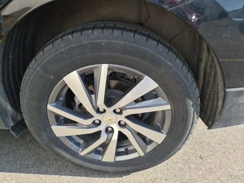 Used 2024 Chevrolet Equinox LT w/ LPO, Floor Liner Package FWD image 9