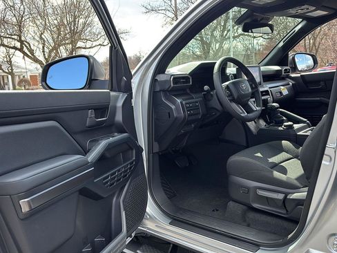 New 2026 Toyota 4Runner SR5 image 2