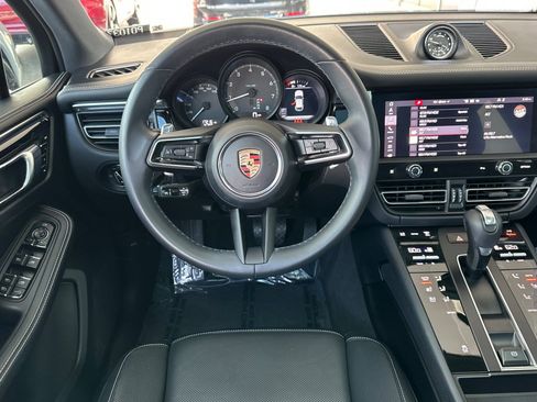 Certified 2023 Porsche Macan AWD/4WD image 14