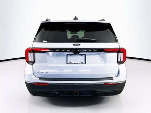 New 2026 Ford Explorer Active RWD image 6