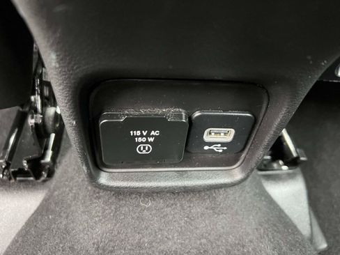 Used 2018 Jeep Compass Latitude w/ Popular Equipment Group AWD/4WD image 12