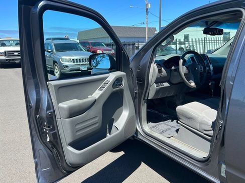 Used 2016 Nissan Frontier SV w/ SV Value Truck Package RWD image 14