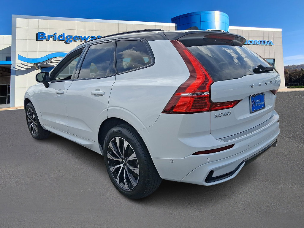 Used 2024 Volvo XC60 B5 Plus w/ Protection Package Premier AWD/4WD image 4