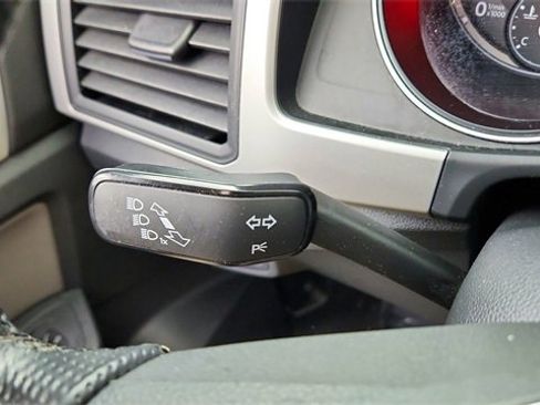 Used 2021 Volkswagen Atlas Cross Sport SE w/ Panoramic Sunroof Package image 40