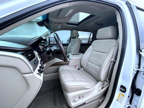 Used 2020 GMC Yukon Denali w/ Denali Premium Package image 10