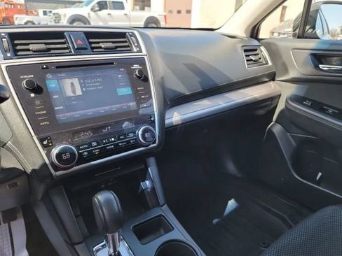 Used 2019 Subaru Outback 2.5i Premium AWD/4WD image 16