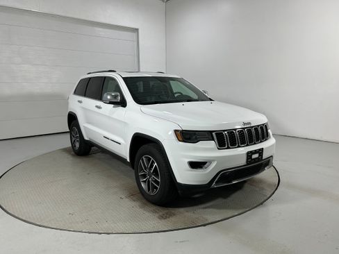 Used 2020 Jeep Grand Cherokee Limited w/ Premium Lighting Group AWD/4WD image 2