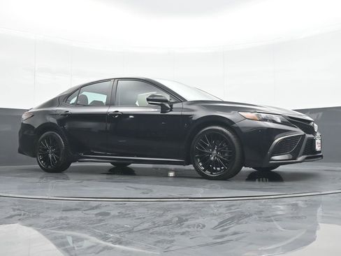 Used 2022 Toyota Camry SE AWD/4WD image 32