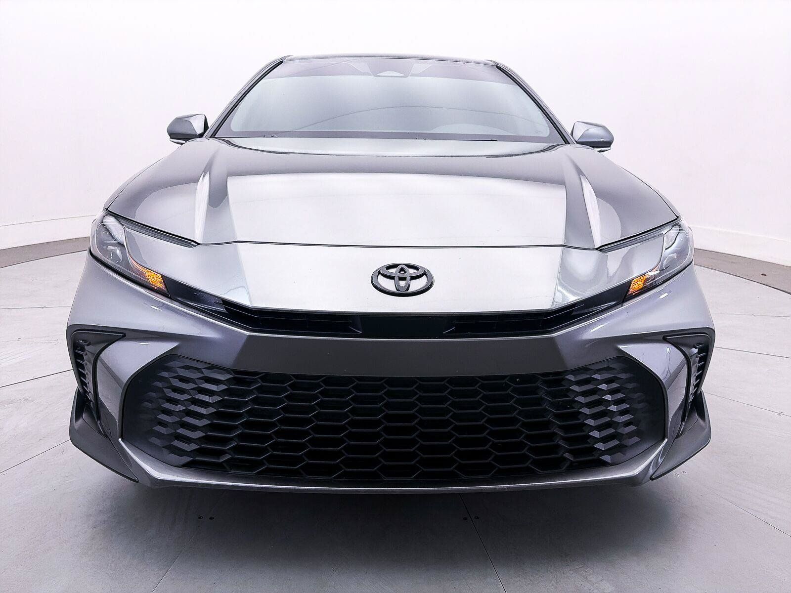 Used 2026 Toyota Camry SE w/ Convenience Package FWD image 11