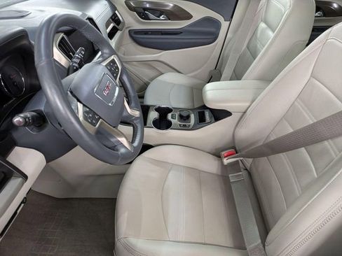 Used 2023 GMC Terrain Denali w/ Denali Premium Package AWD/4WD image 12