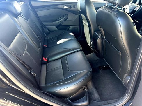 Used 2018 Ford Focus Titanium image 12