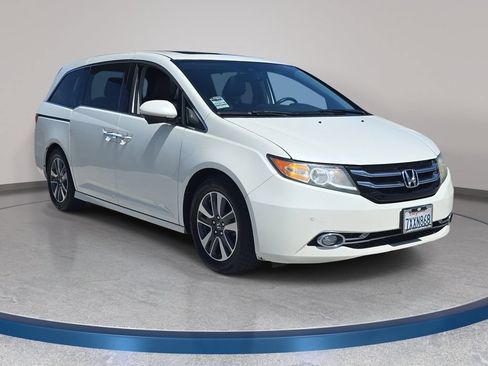 Used 2017 Honda Odyssey Touring image 4