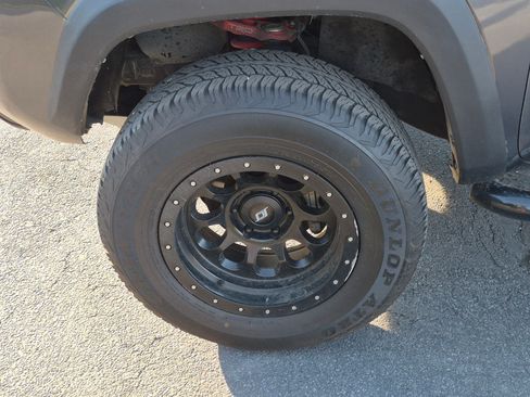 Used 2023 Toyota Tacoma TRD Pro AWD/4WD image 13