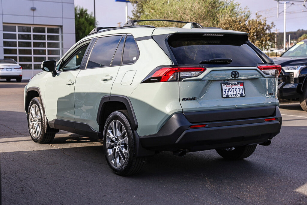 Used 2023 Toyota RAV4 XLE Premium FWD image 21