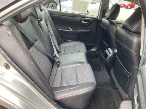 Used 2015 Toyota Camry SE FWD image 33
