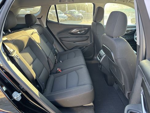 Used 2022 GMC Terrain SLE w/ Elevation Edition image 10