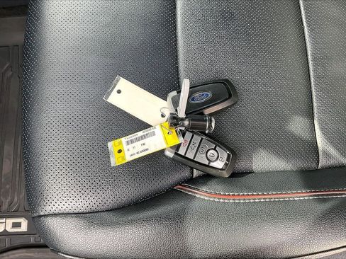 Used 2022 Ford F150 Lariat w/ Trailer Tow Package image 33