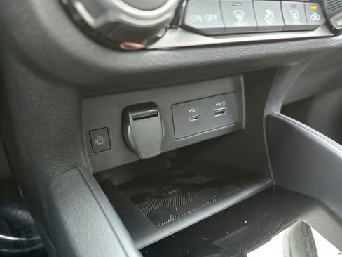 New 2025 Nissan Versa SR image 25