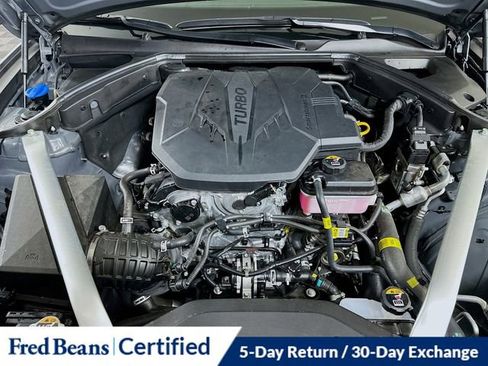 Used 2025 Genesis G70 2.5T image 32