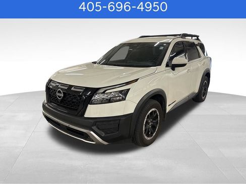 Used 2023 Nissan Pathfinder SV AWD/4WD image 1