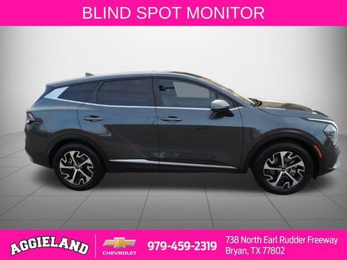 Used 2024 Kia Sportage EX image 2