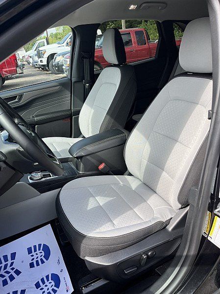 Used 2024 Ford Escape Active AWD/4WD image 11