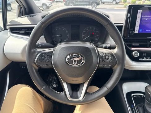Used 2023 Toyota Corolla SE w/ Carpet Mat Package (TMS) FWD image 17