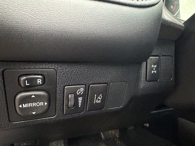 Used 2017 Toyota RAV4 XLE AWD/4WD image 22