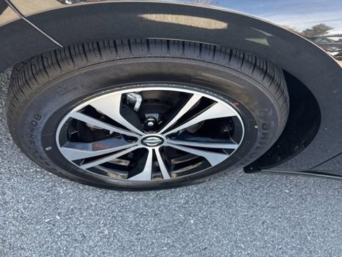 Used 2022 Nissan Sentra SV image 10